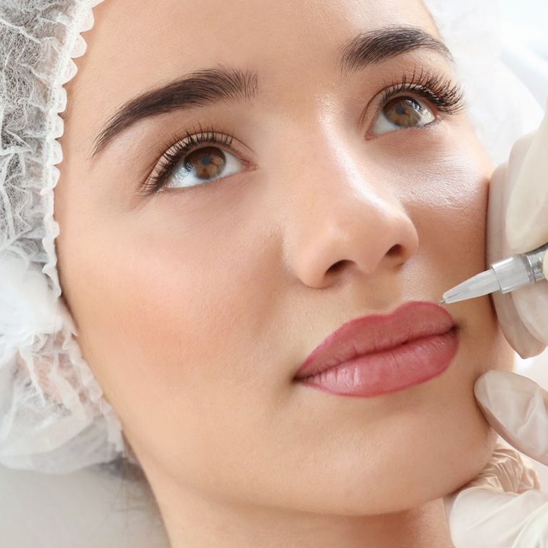 Descubre qué es la micropigmentación de labios y cómo puedes embellecer tu sonrisa