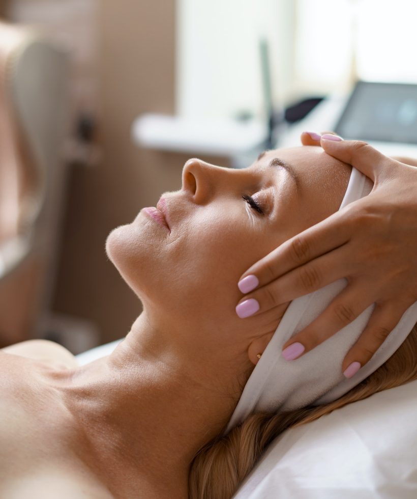 masaje facial tratamiento belleza